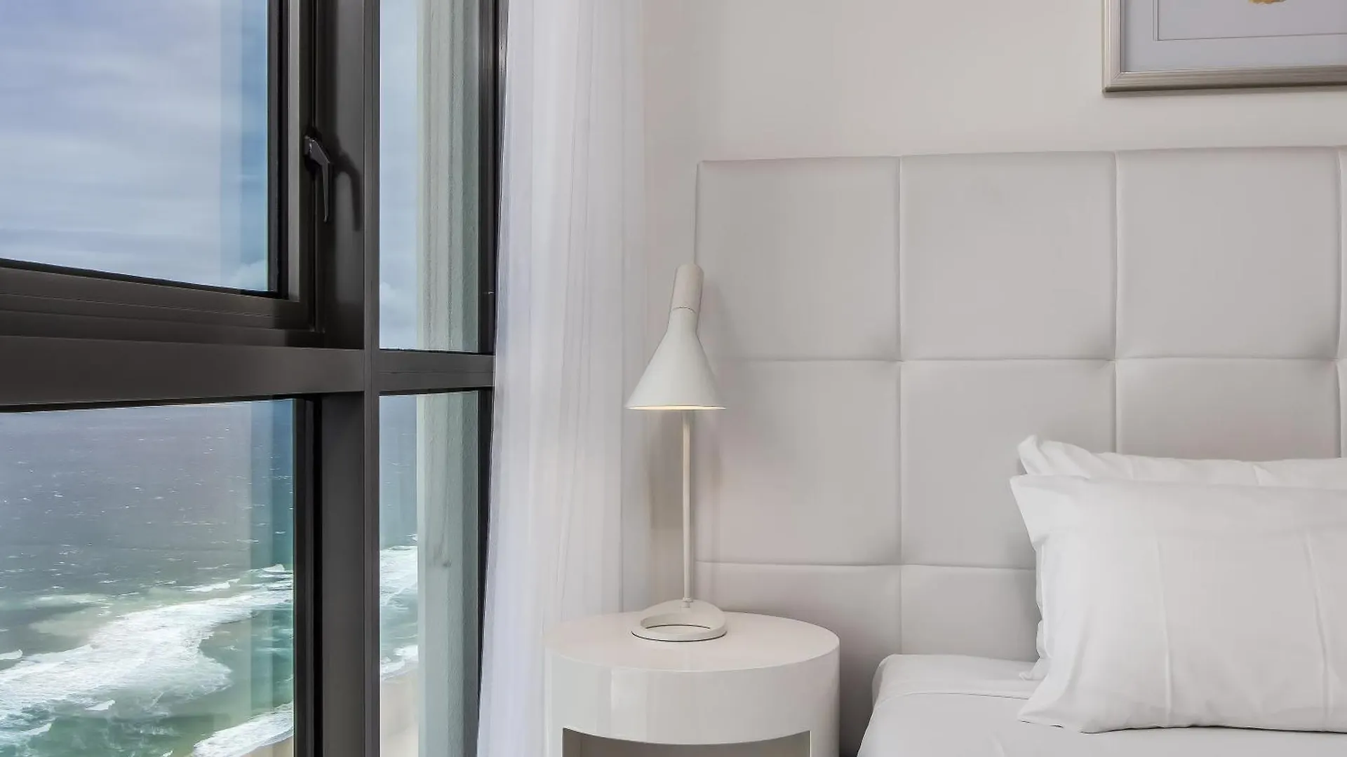 Premium Oceanfront Unit At Rhapsody Surfers Paradise Gold Coast